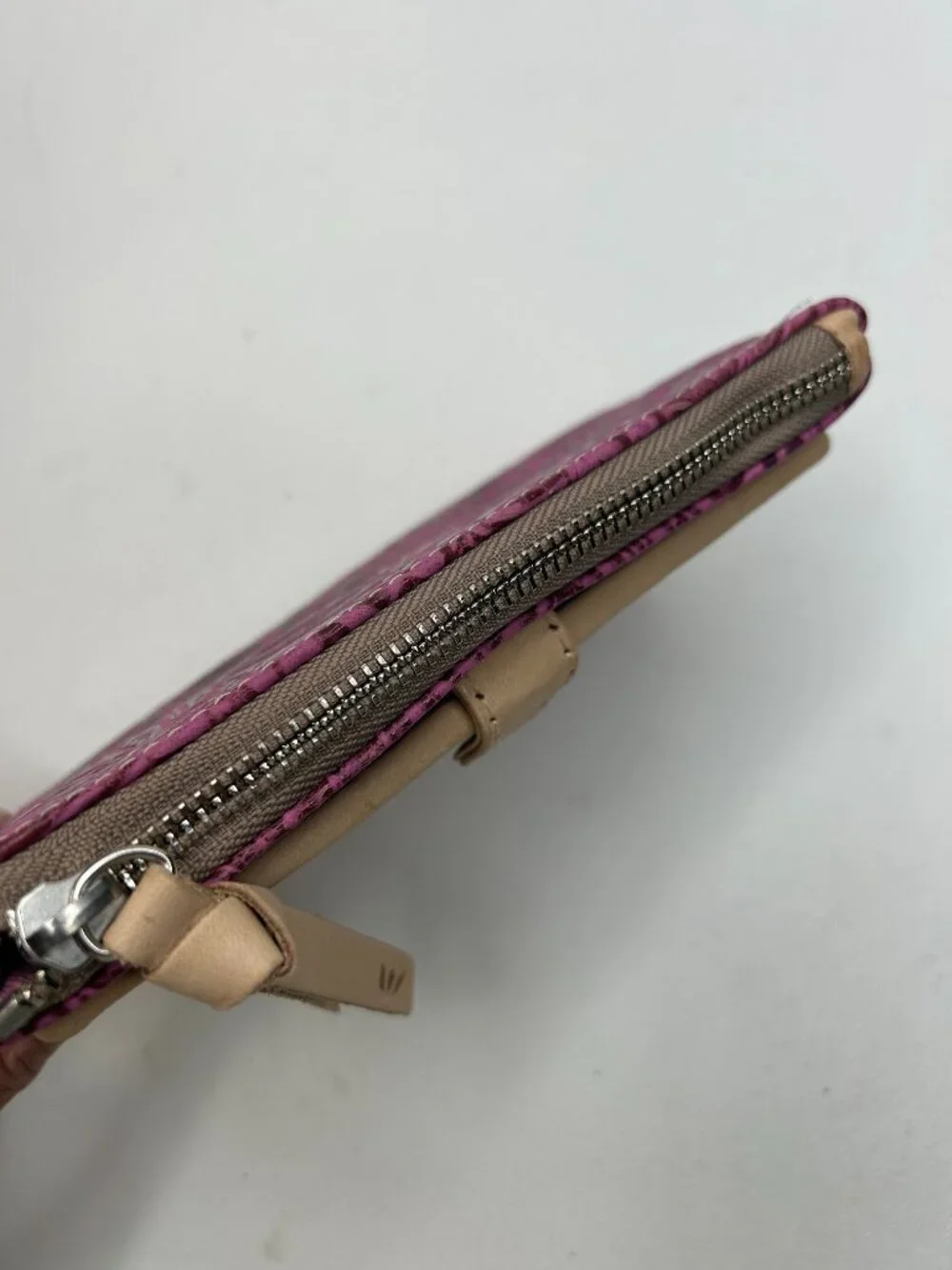 C0NSUELA Slim Wallet Mena Tooled Embossed Leather Fuchsia - Picture 3 of 8